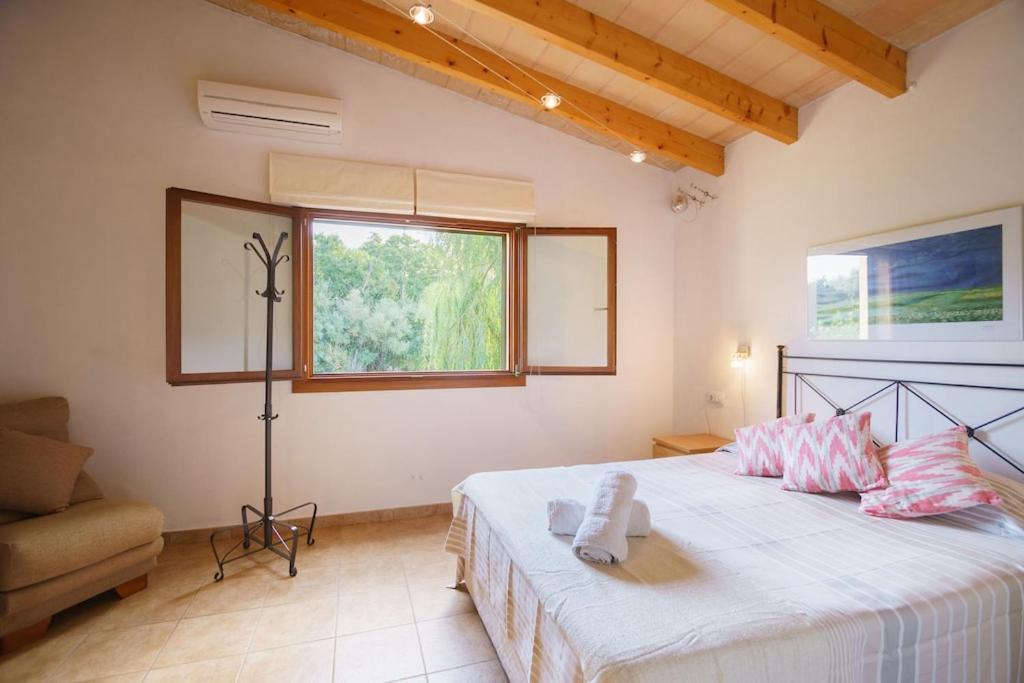Antonia, Villa